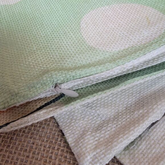 Pair of Canvas Pillow Covers Hello Spring Green Gnome Hedgehog Bee 18x18" New - Picture 4 of 5